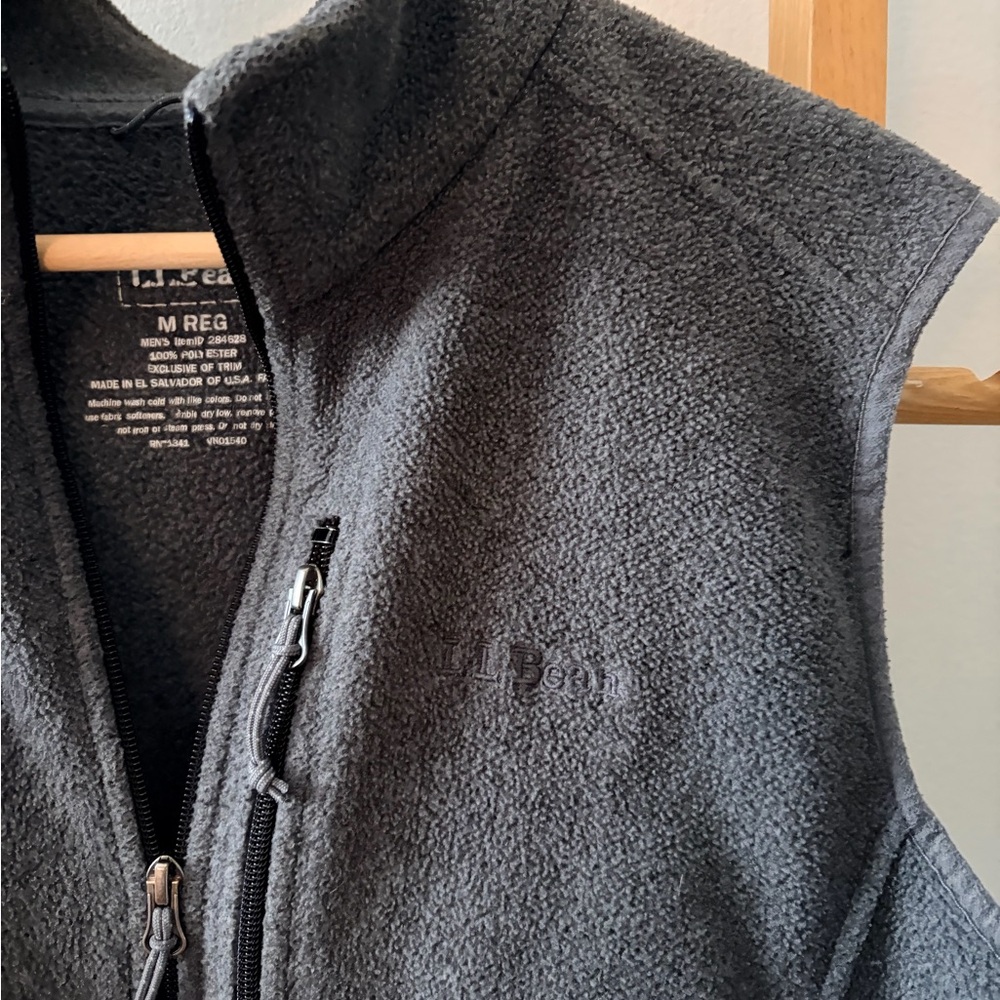 Men’s L.L. Bean Vest - Picture 3 of 4
